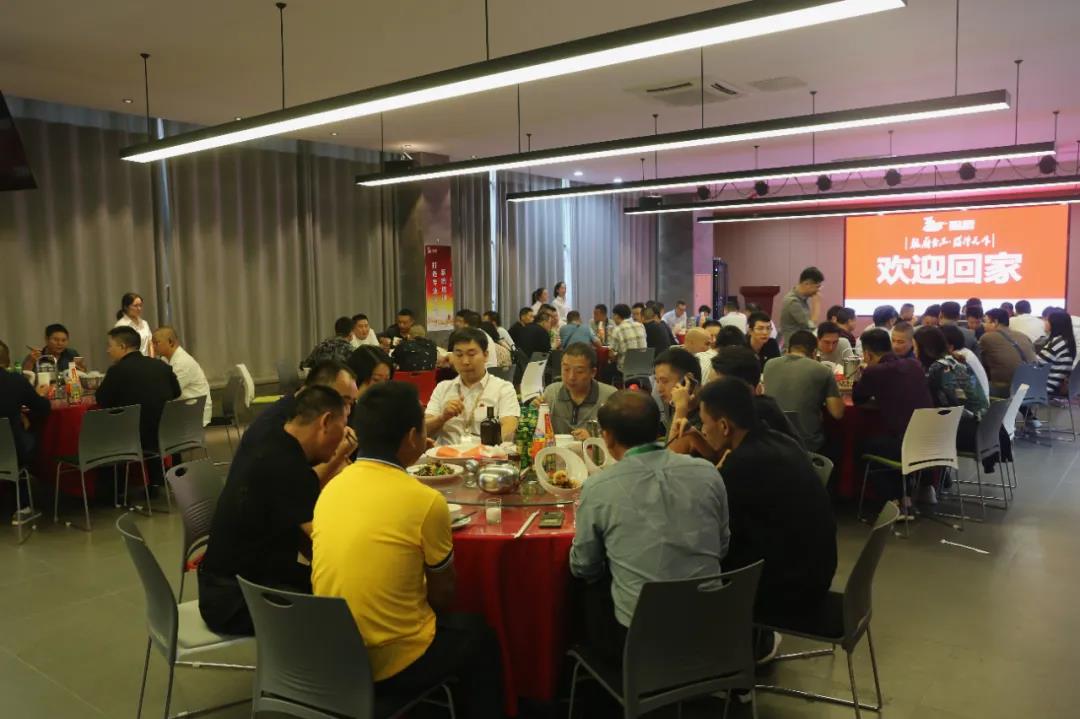 聪厨参展湖南食餐会暨良之隆食材节成果丰硕
