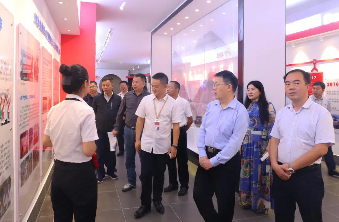 国家发改委副司长邱天朝莅临聪厨调研指导工作